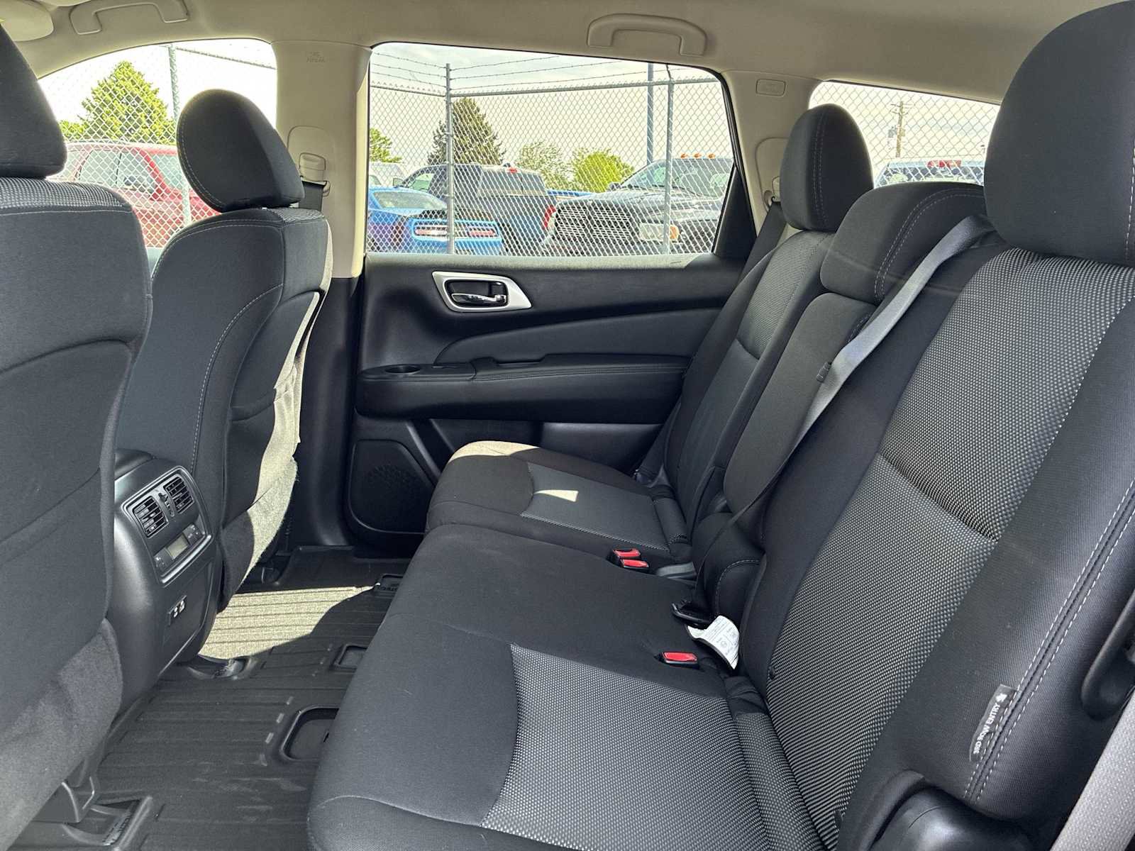 Used 2019 Nissan Pathfinder SV FWD image 23