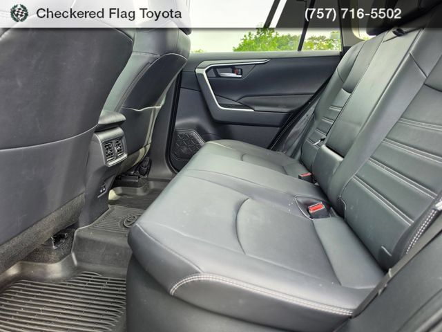 Used 2022 Toyota RAV4 XLE Premium AWD/4WD image 22
