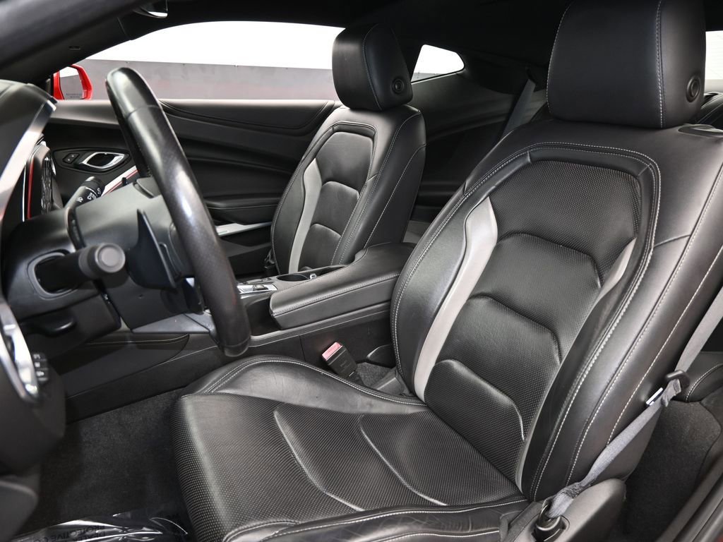 Used 2019 Chevrolet Camaro LT image 10