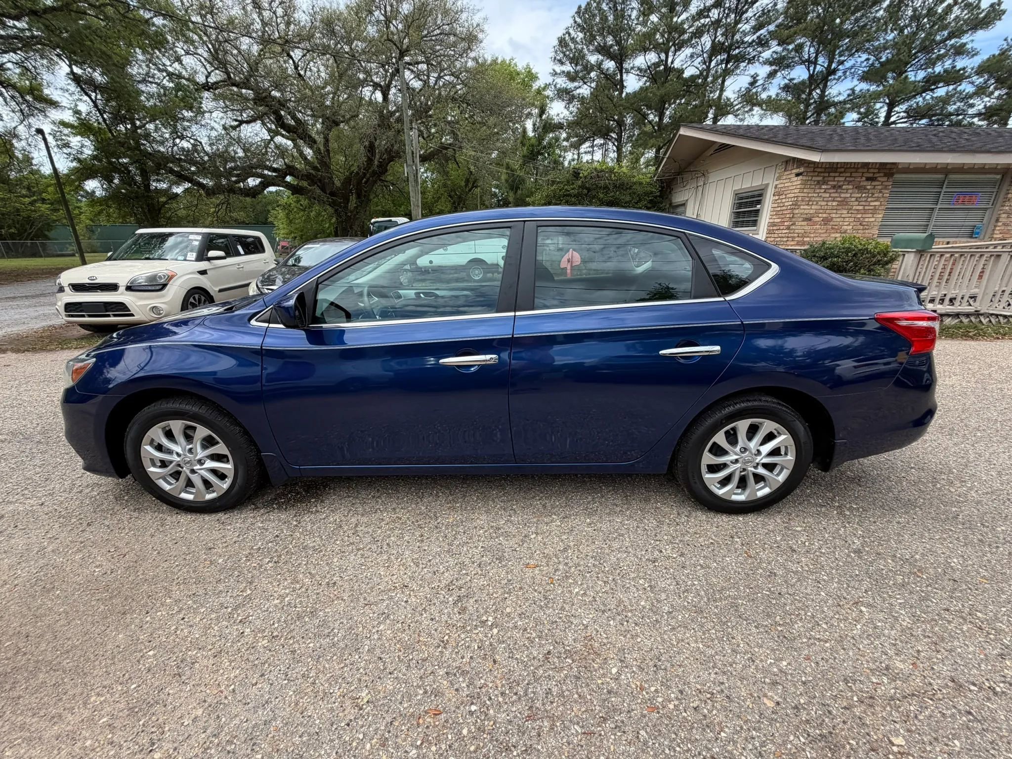 Used 2017 Nissan Sentra S w/ S Style Package image 8
