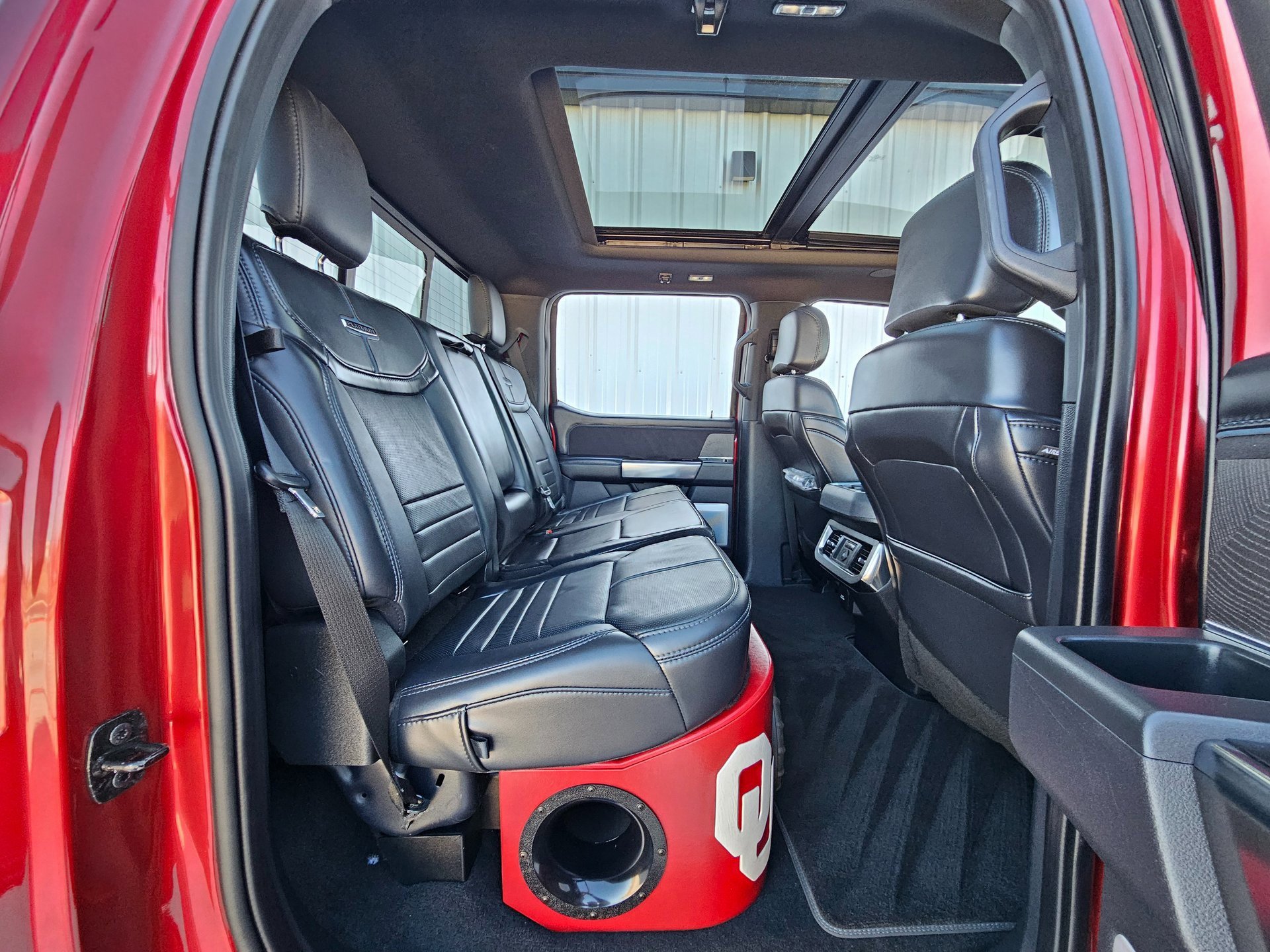 Used 2025 Ford F250 Platinum w/ FX4 Off-Road Package image 53