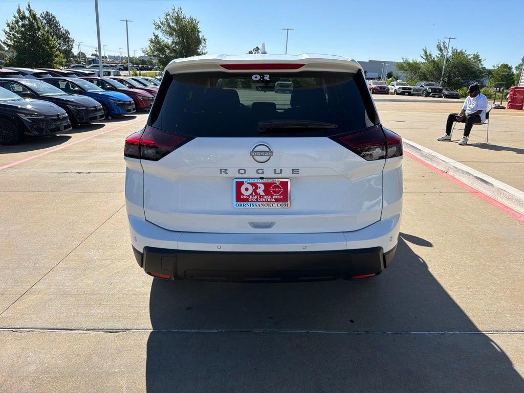 Used 2026 Nissan Rogue SV AWD/4WD image 4