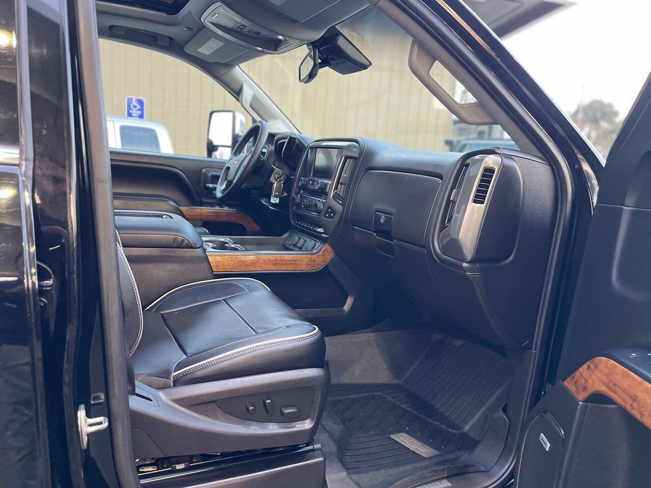 Used 2017 Chevrolet Silverado 3500 High Country w/ Duramax Plus Package AWD/4WD image 18