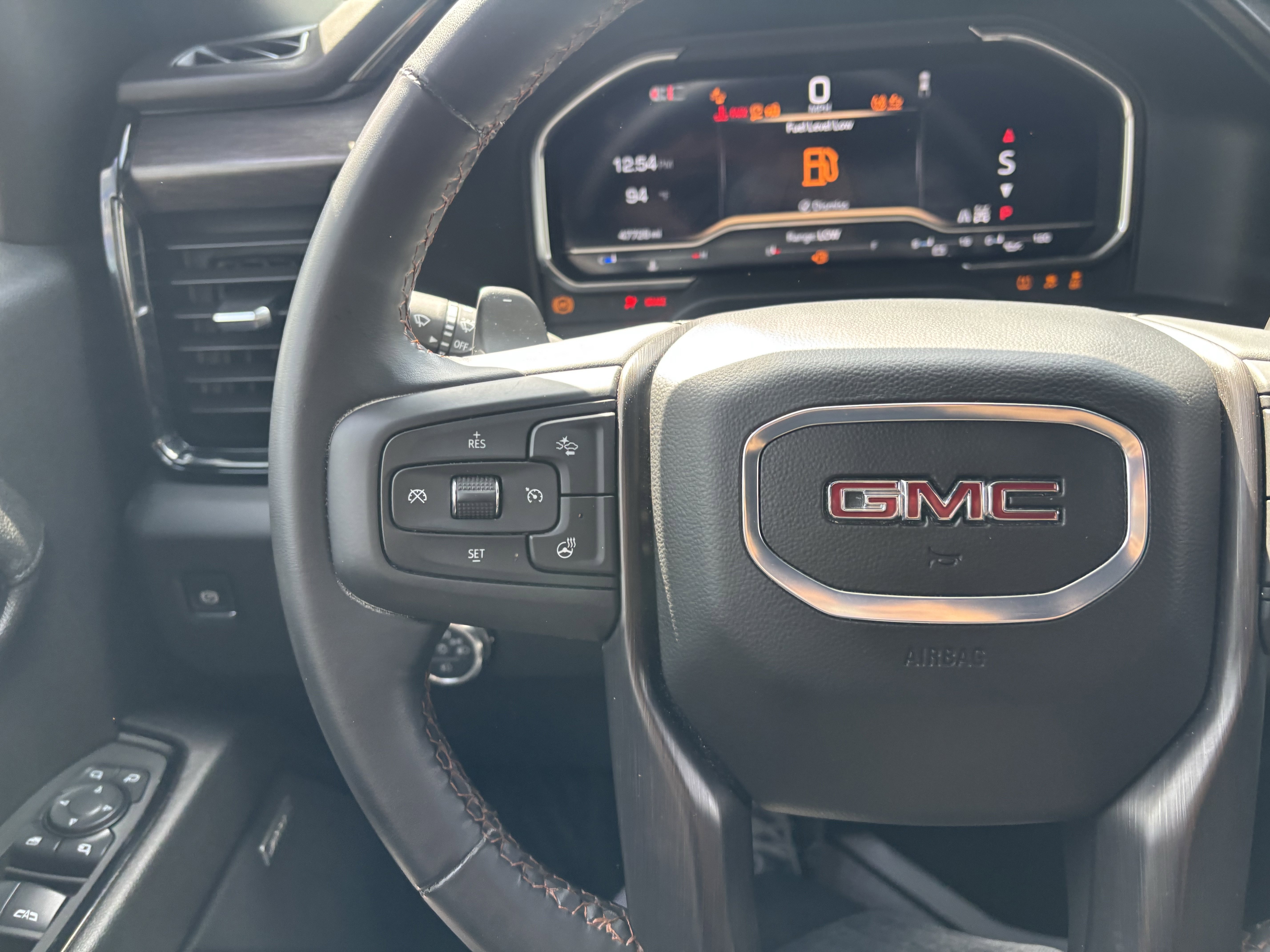 Used 2024 GMC Sierra 1500 AT4 w/ Technology Package image 29