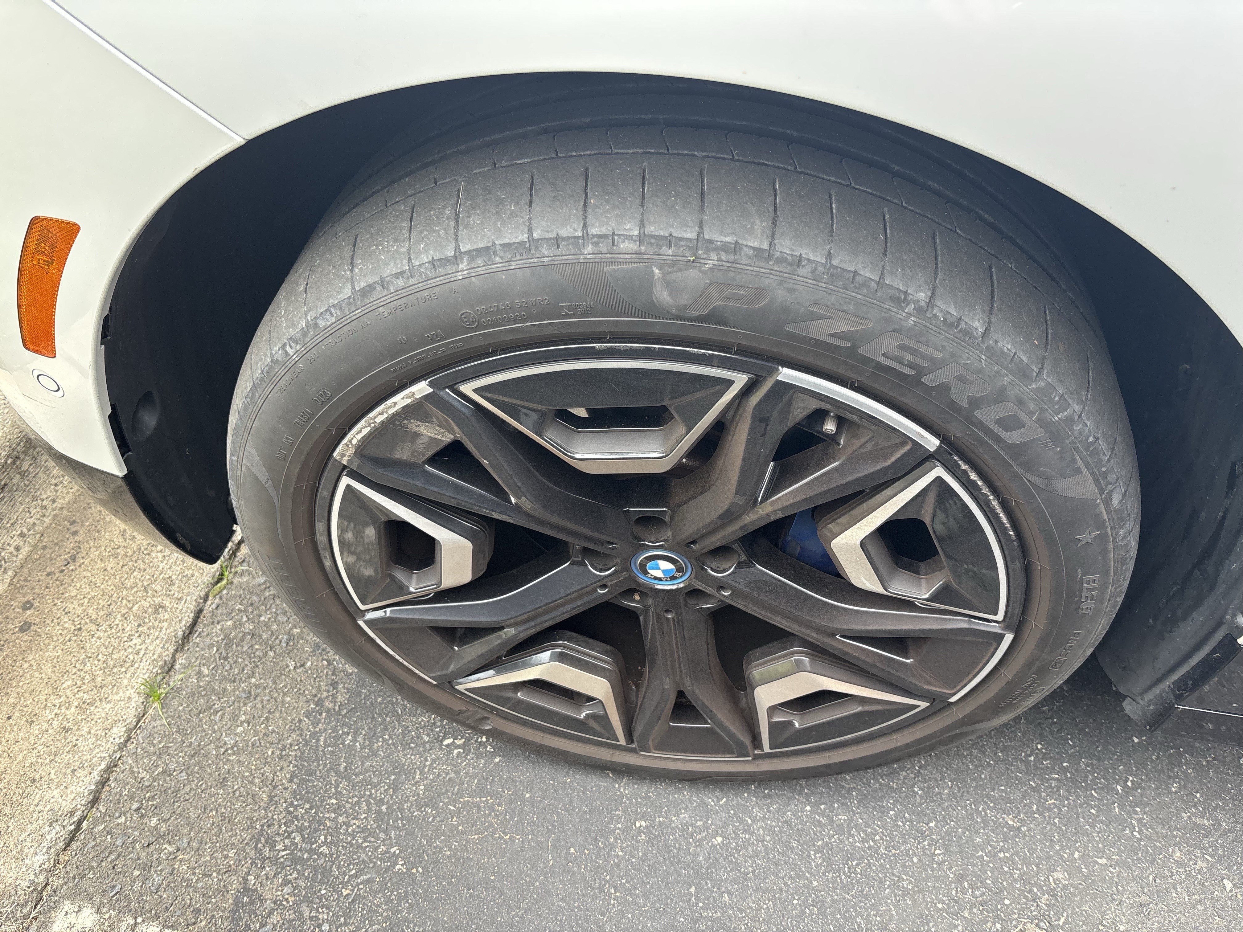 Certified 2024 BMW iX xDrive50 w/ Premium Package AWD/4WD image 29
