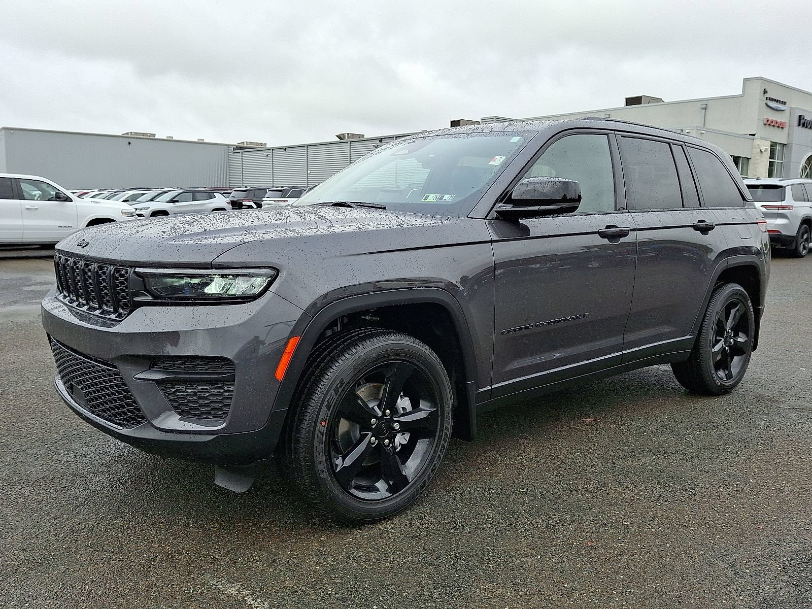 New 2025 Jeep Grand Cherokee Altitude AWD/4WD image 2