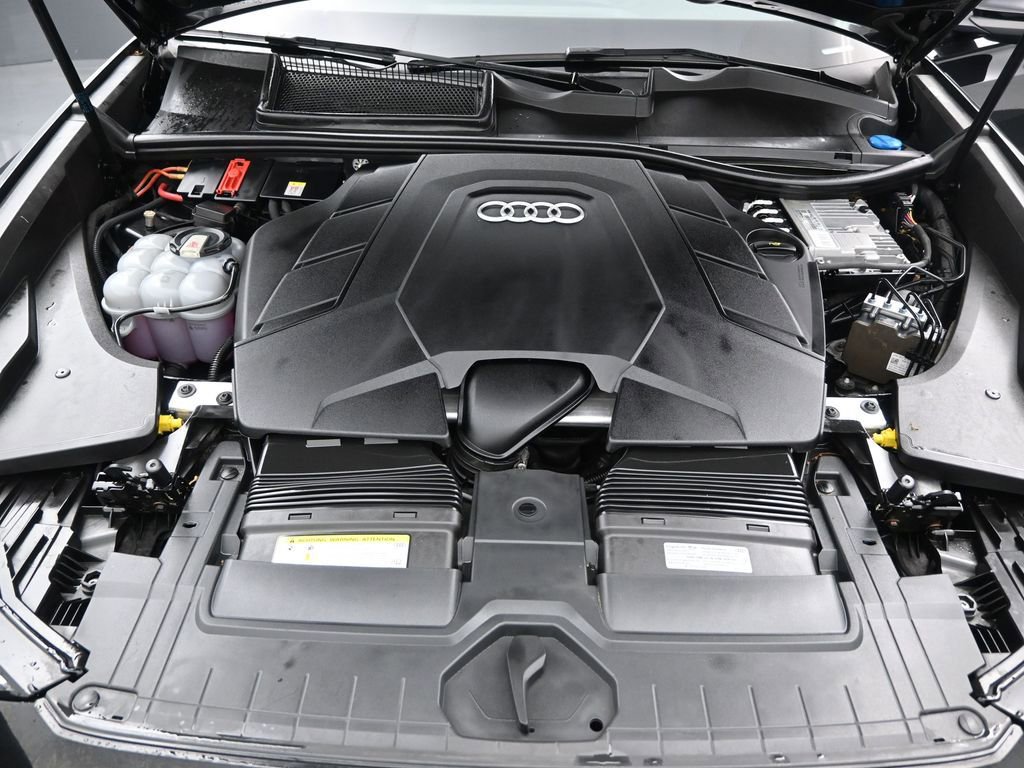 Used 2020 Audi Q8 Premium Plus w/ Premium Plus Package image 16