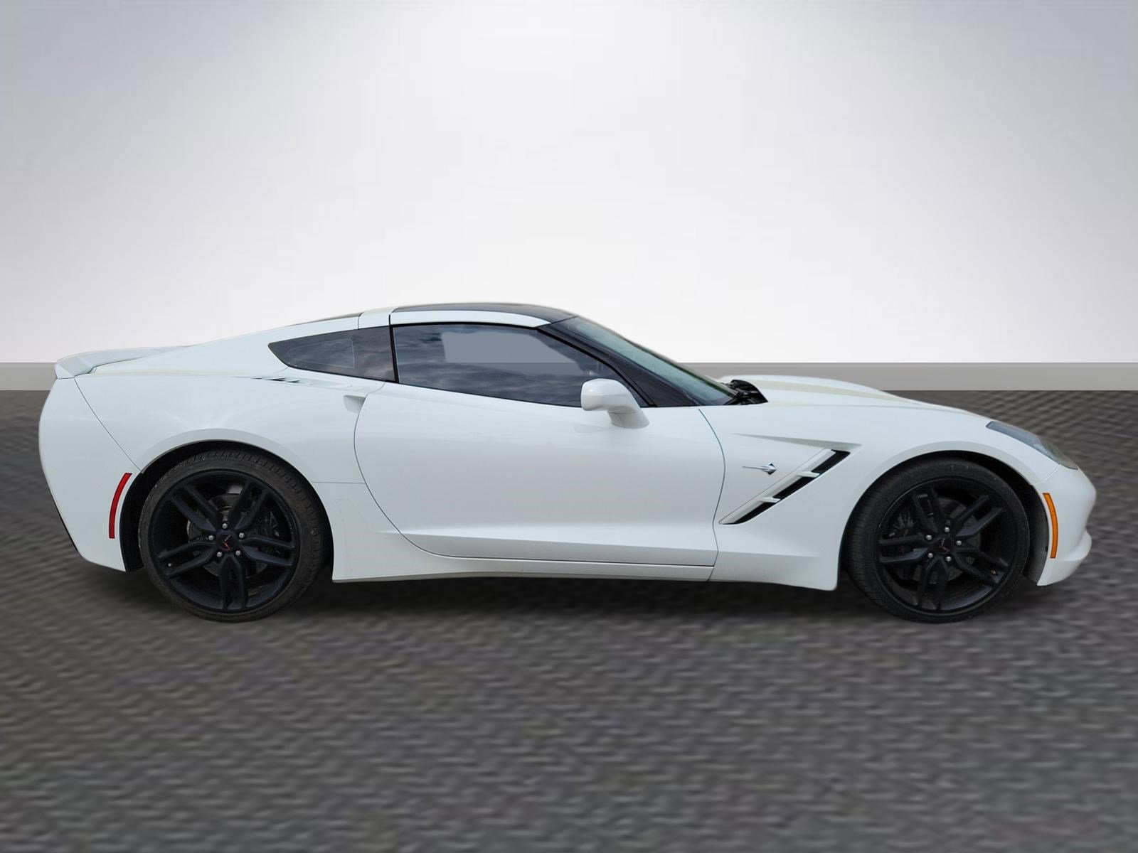 Used 2016 Chevrolet Corvette Stingray Coupe w/ 2LT Preferred Equipment Group image 4