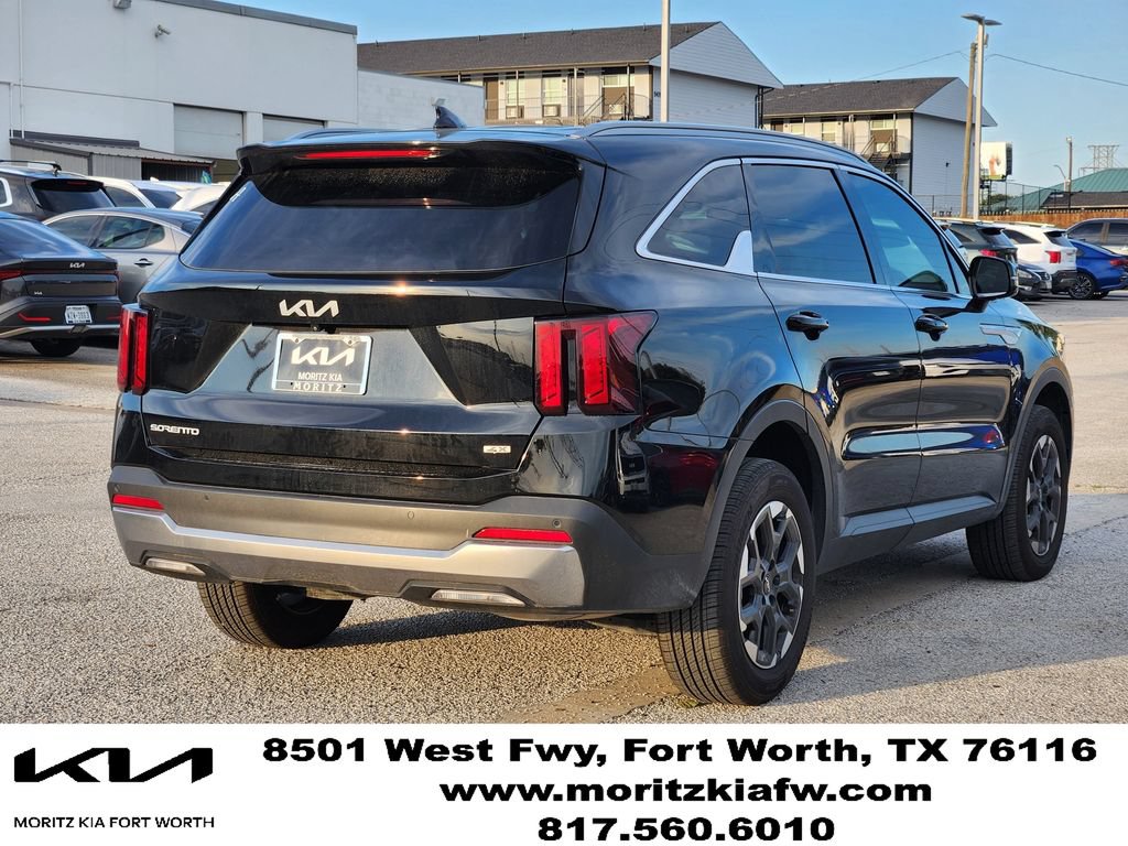 Certified 2025 Kia Sorento S AWD/4WD image 4