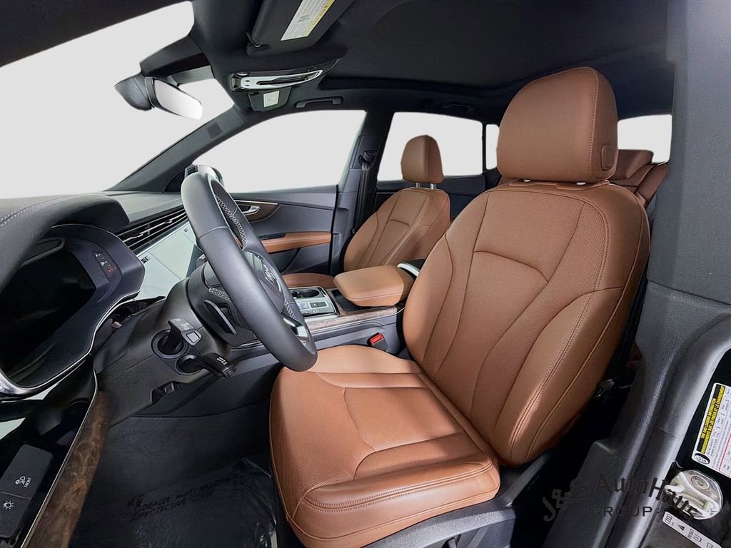 Used 2024 Audi Q8 Premium Plus w/ Premium Plus Package image 11