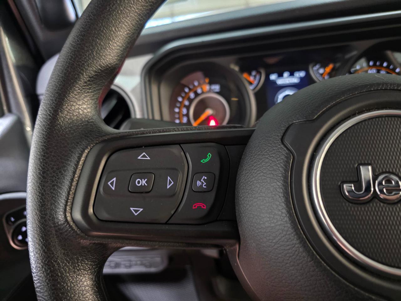 Used 2025 Jeep Gladiator Sport image 30