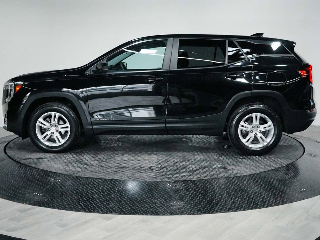 Used 2024 GMC Terrain SLE w/ LPO, Floor Liner Package AWD/4WD image 4