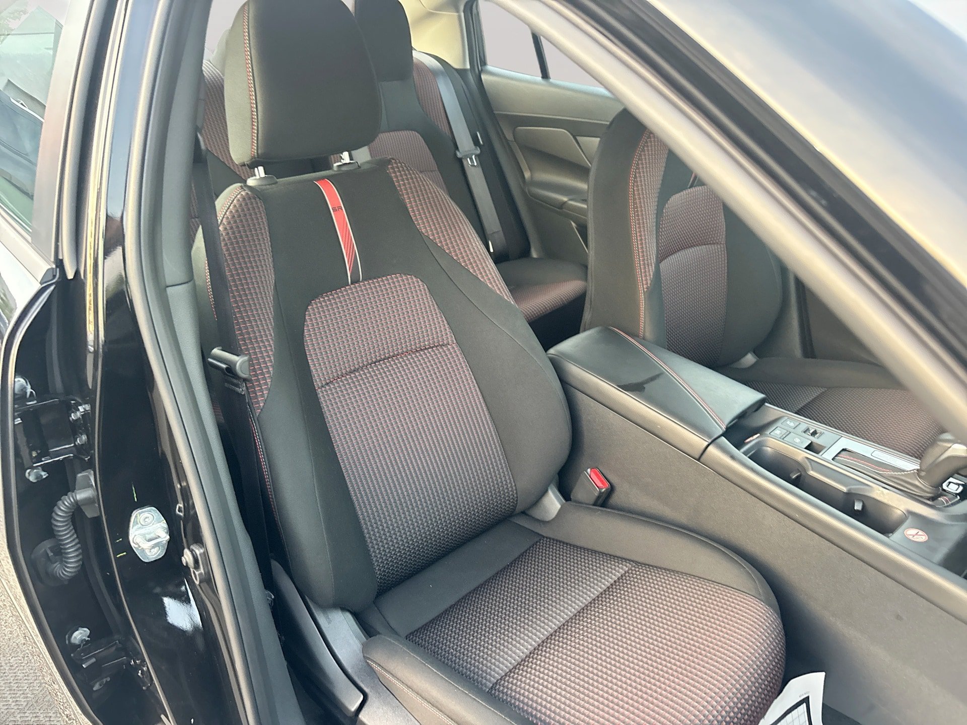 Used 2026 Nissan Sentra SR w/ Floor Mat Package FWD image 26