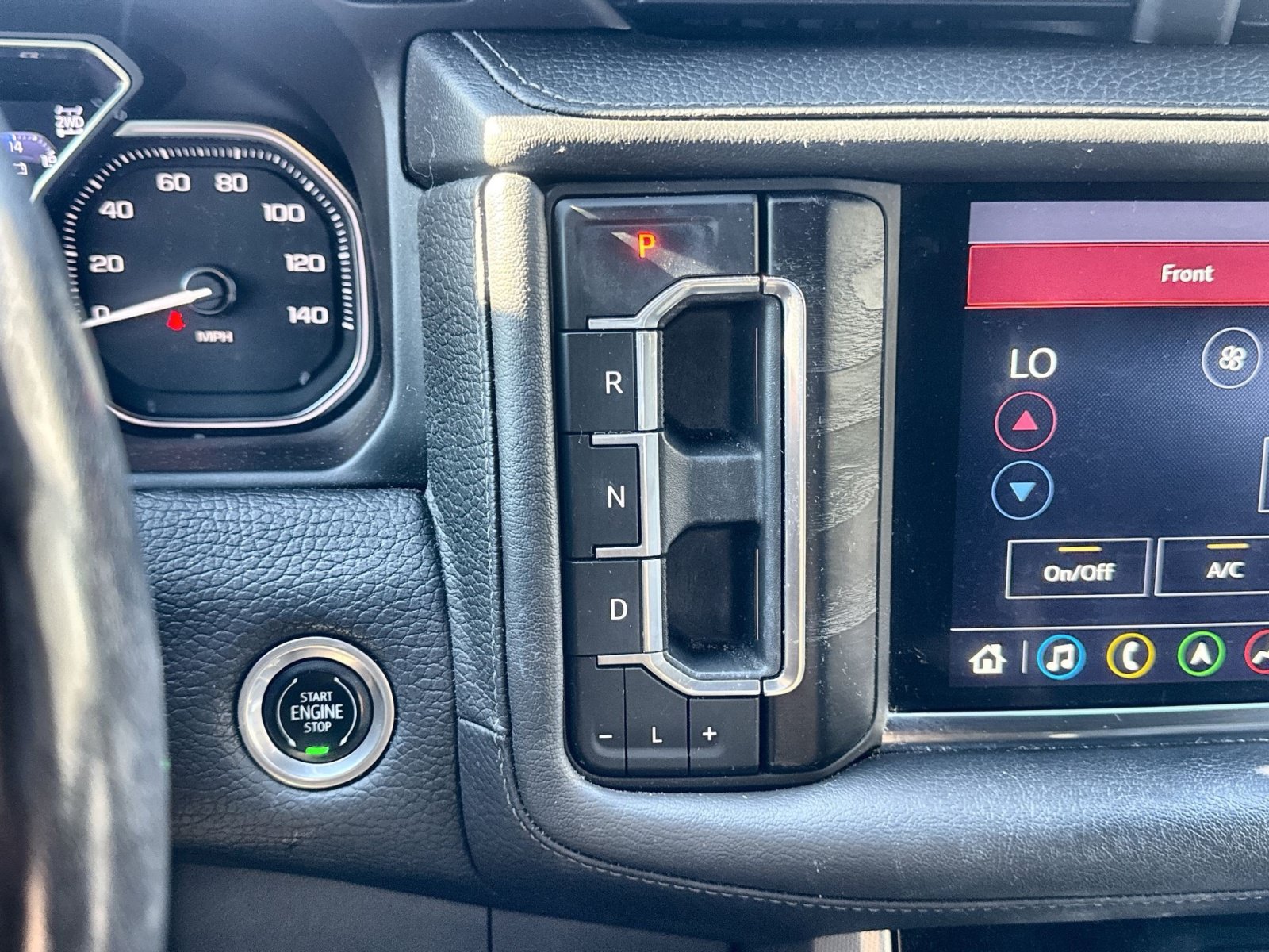 Used 2021 GMC Yukon Denali w/ Denali Premium Package AWD/4WD image 22