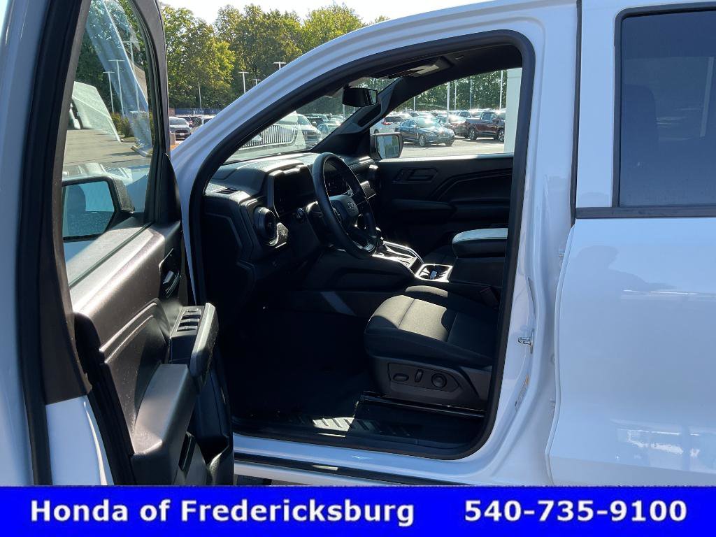 Used 2023 Chevrolet Colorado Trail Boss AWD/4WD image 24