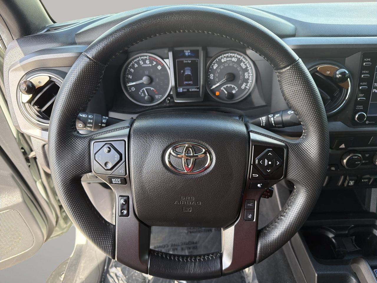 Used 2022 Toyota Tacoma TRD Off-Road AWD/4WD image 27
