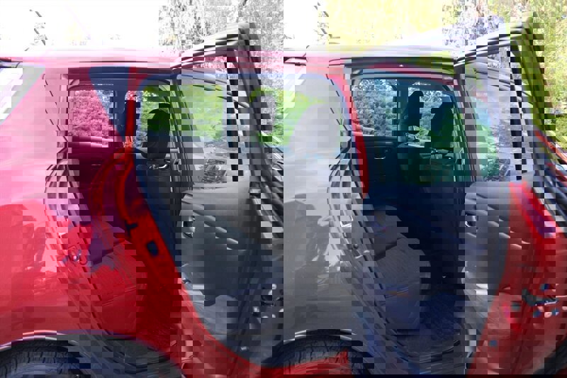 Used 2015 Nissan Leaf S w/ Charge Package FWD image 6