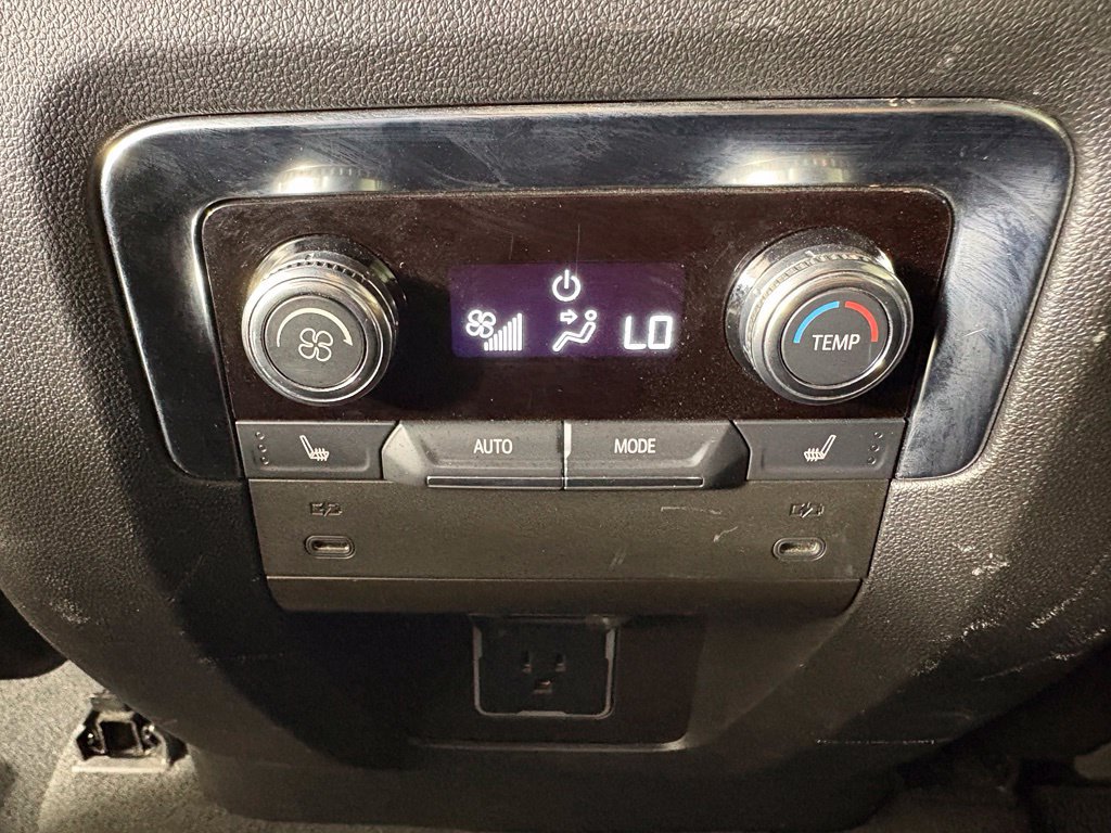 Used 2025 GMC Yukon XL Denali AWD/4WD image 41