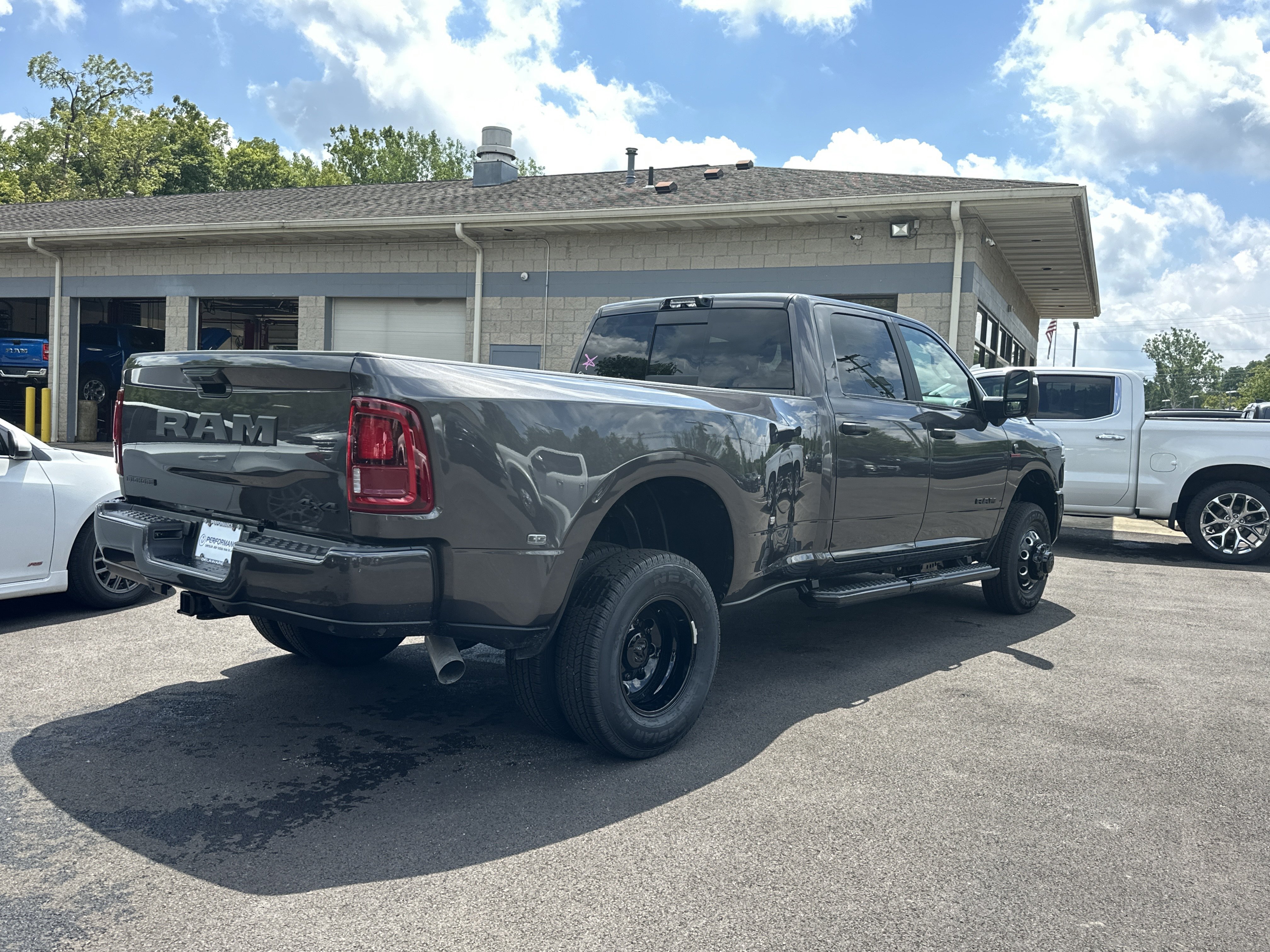 New 2026 RAM 3500 Big Horn AWD/4WD image 18