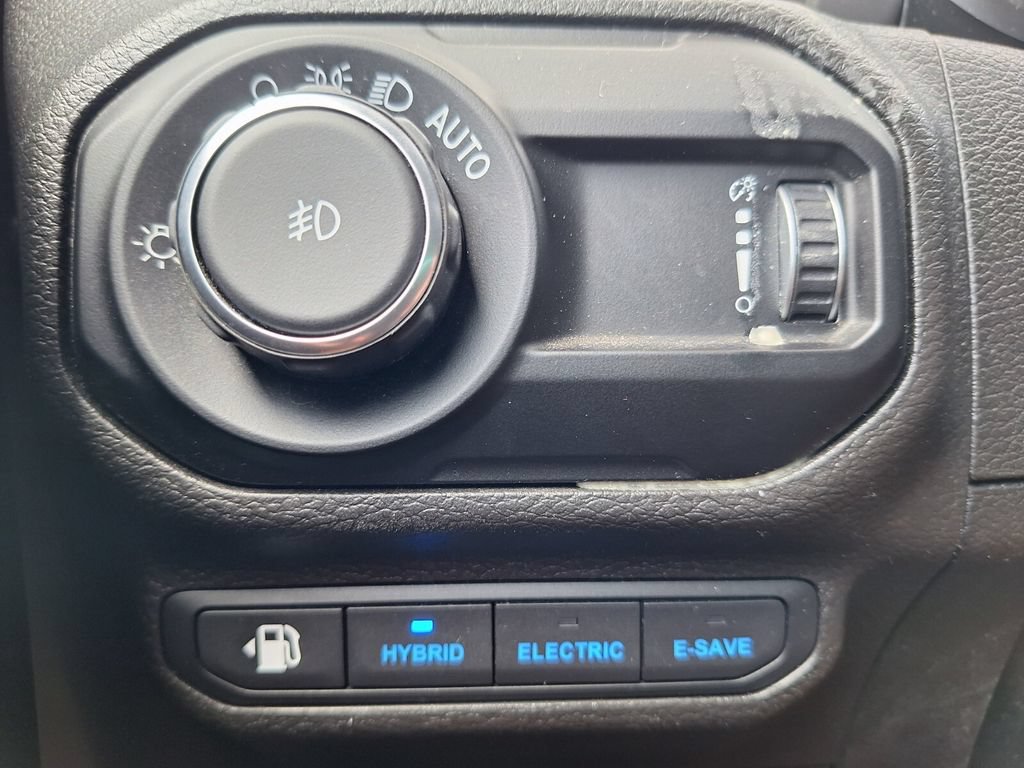 Used 2023 Jeep Wrangler Unlimited Rubicon 4xe w/ Cold Weather Group AWD/4WD image 12