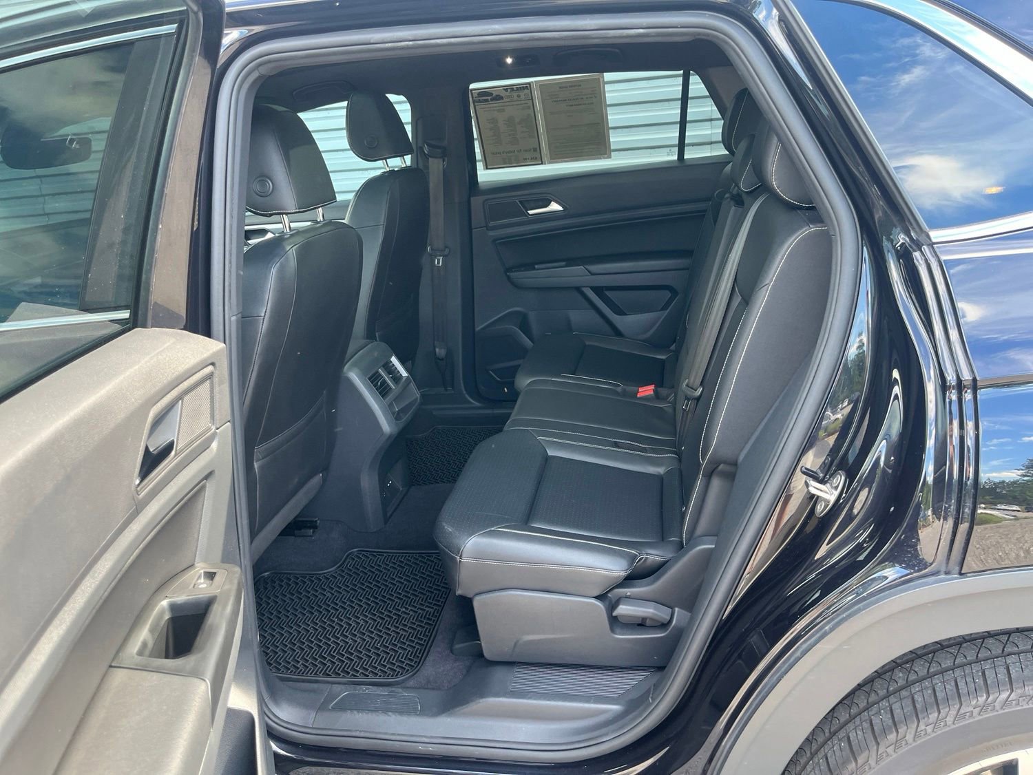 Used 2020 Volkswagen Atlas Cross Sport SEL R-Line AWD/4WD image 29