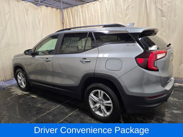 Used 2023 GMC Terrain SLE w/ Driver Convenience Package image 9