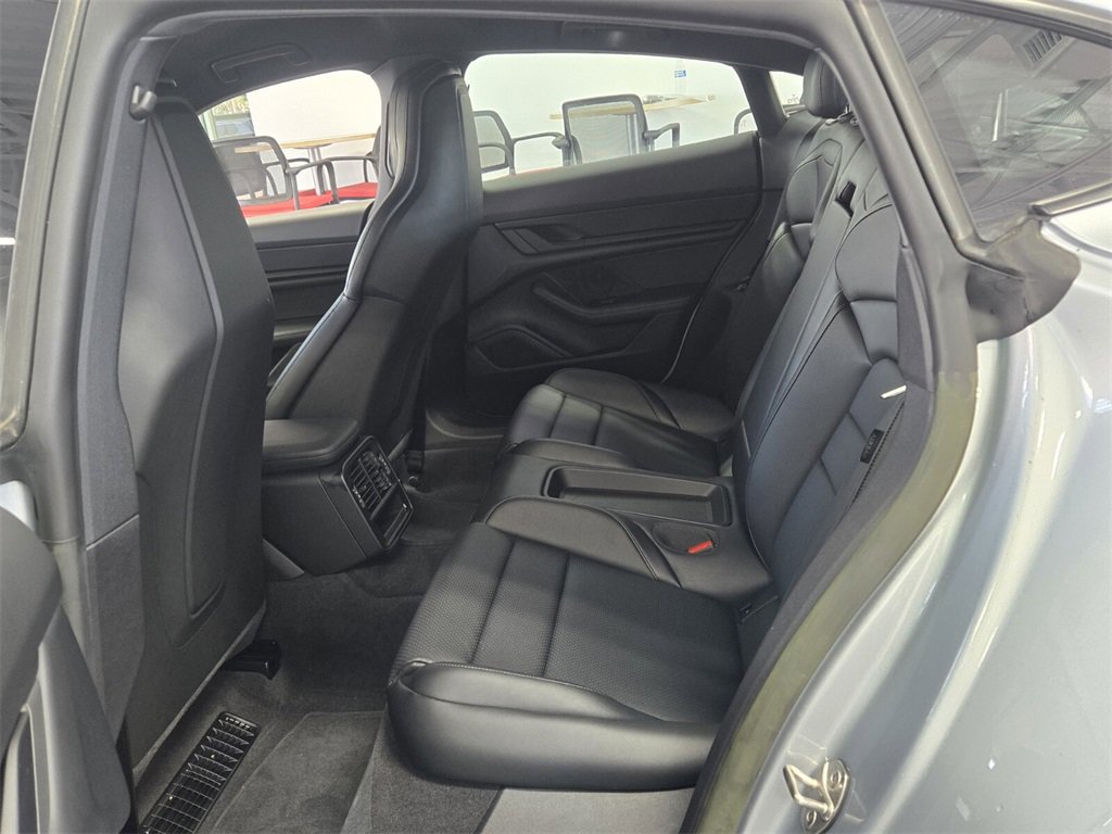Used 2023 Porsche Taycan image 13