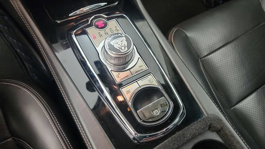 Used 2010 Jaguar XKR R RWD image 20
