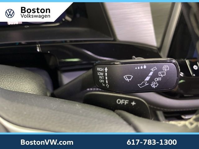 Used 2025 Volkswagen Atlas Cross Sport SE w/ Panoramic Sunroof Package image 18