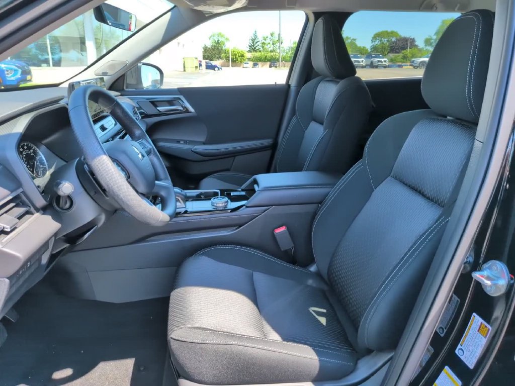 New 2026 Mitsubishi Outlander ES AWD/4WD image 18