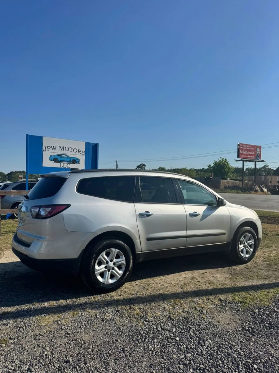 Used 2017 Chevrolet Traverse LS FWD image 10