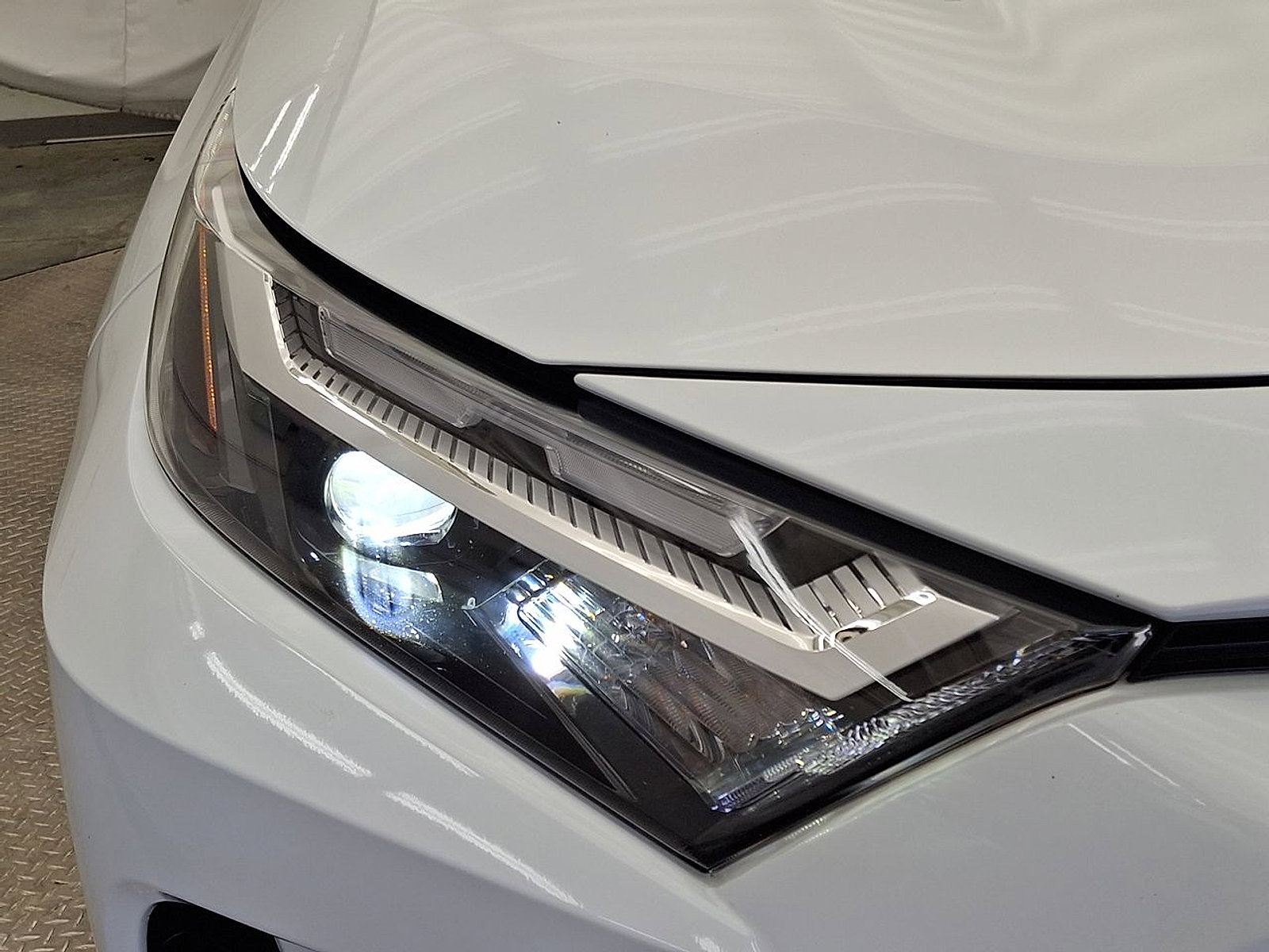 Certified 2023 Toyota RAV4 XLE Premium image 28