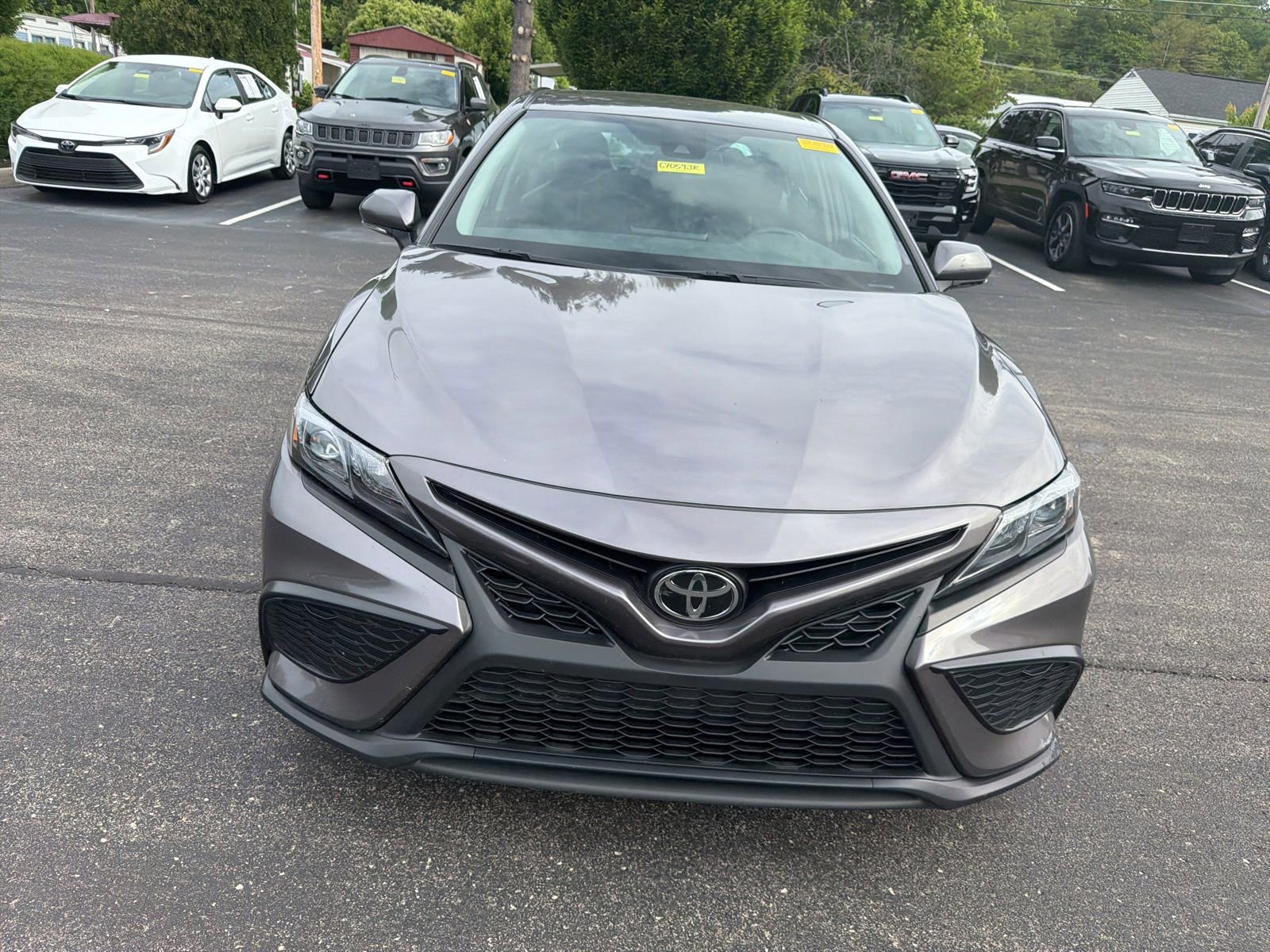 Used 2024 Toyota Camry SE FWD image 8