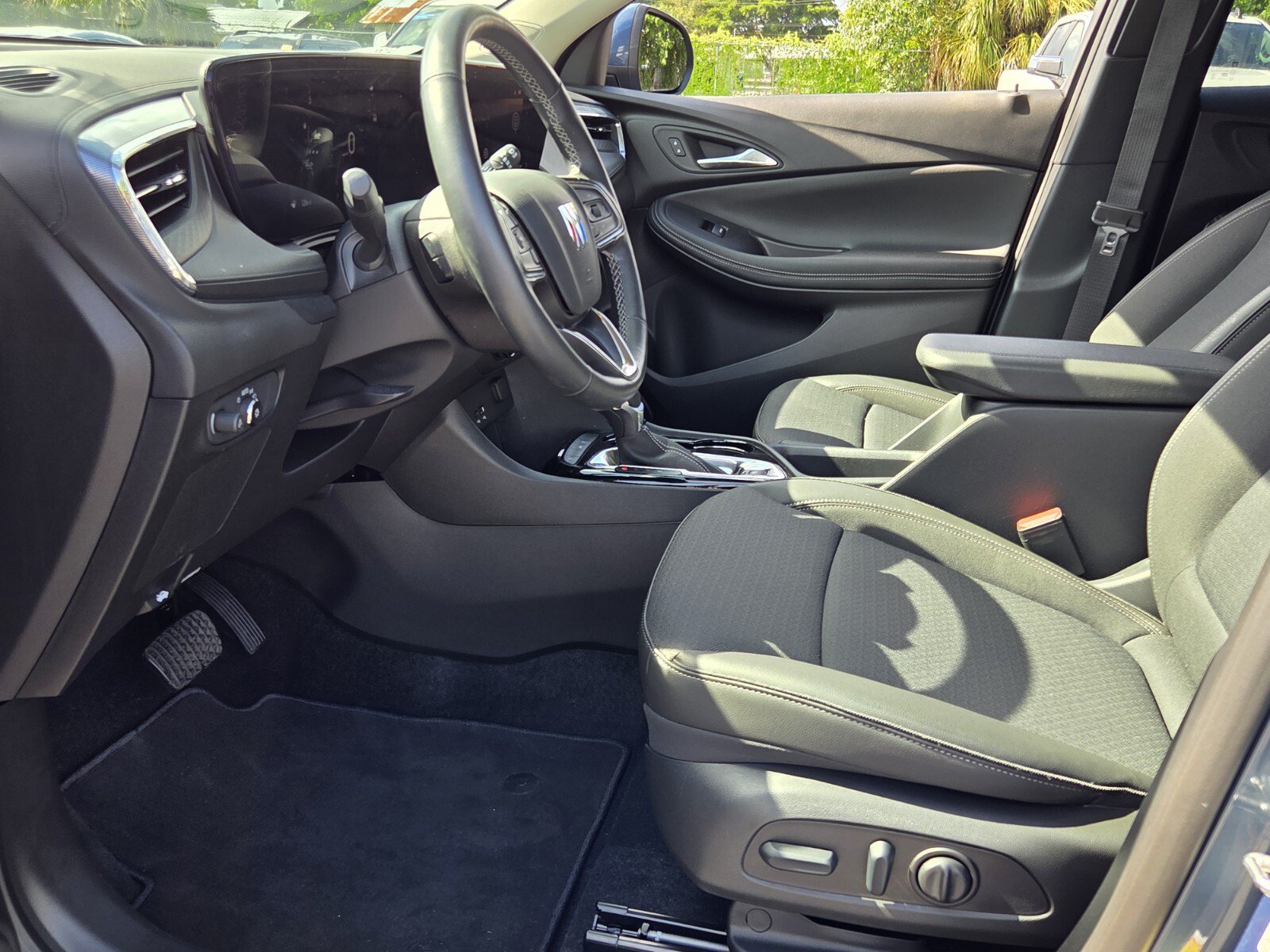 Certified 2026 Buick Encore GX Preferred w/ Comfort Package FWD image 9