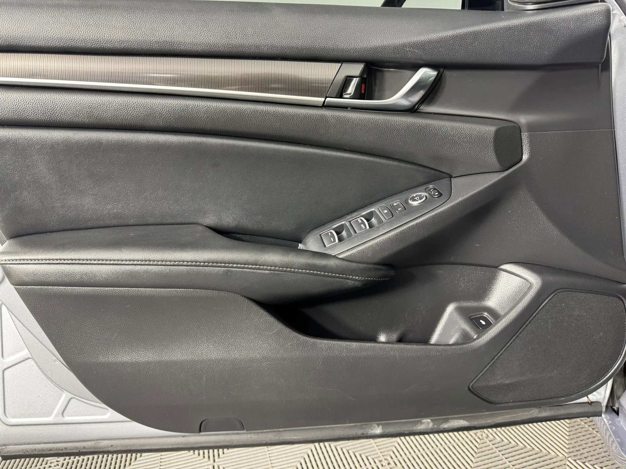 Used 2022 Honda Accord Sport image 35