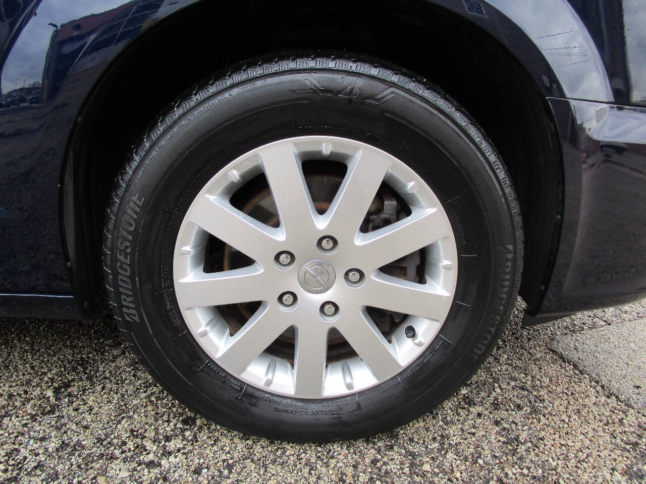 Used 2015 Chrysler Town & Country Touring image 26