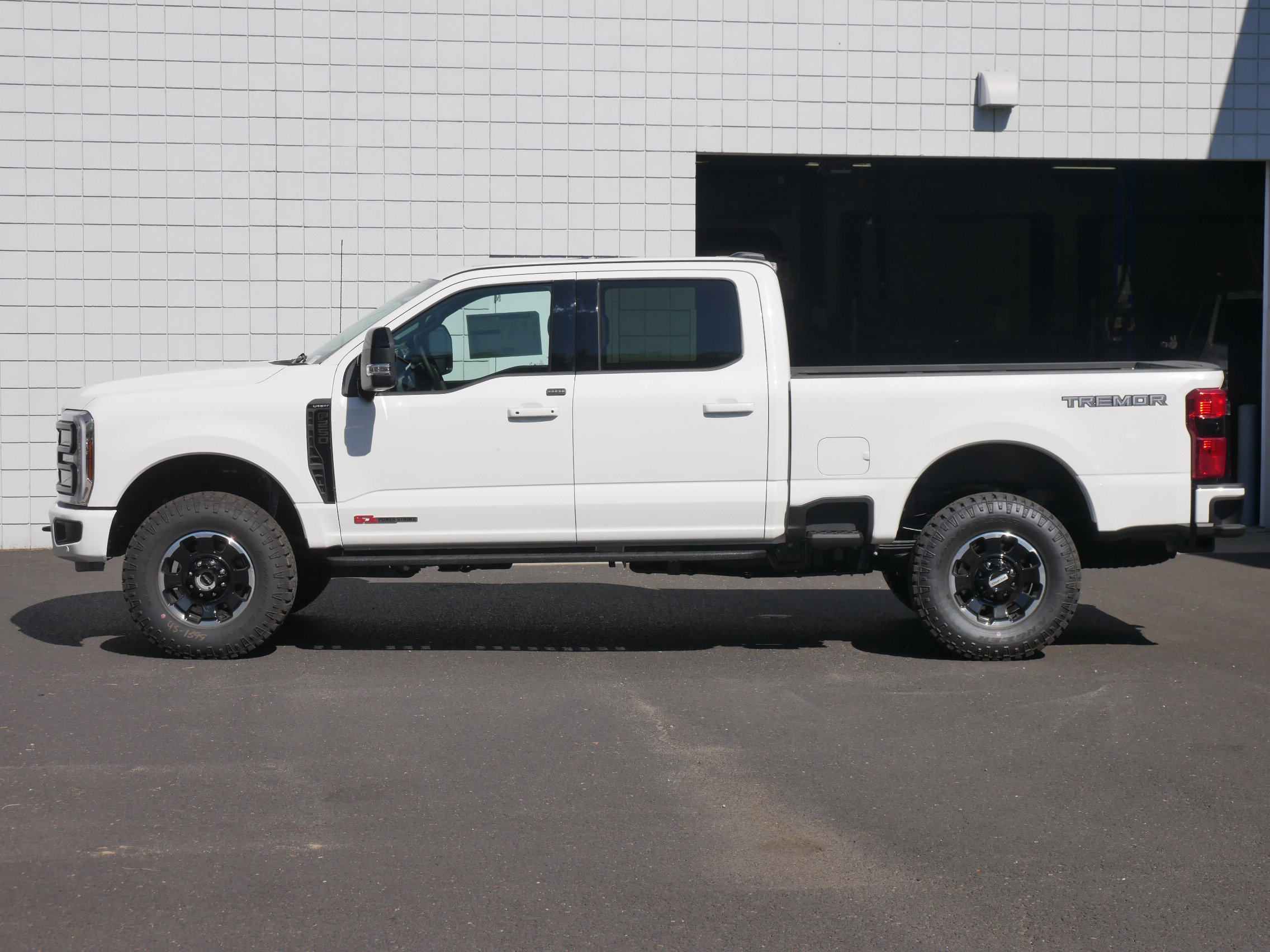 New 2025 Ford F250 Lariat w/ Lariat Ultimate Package image 18