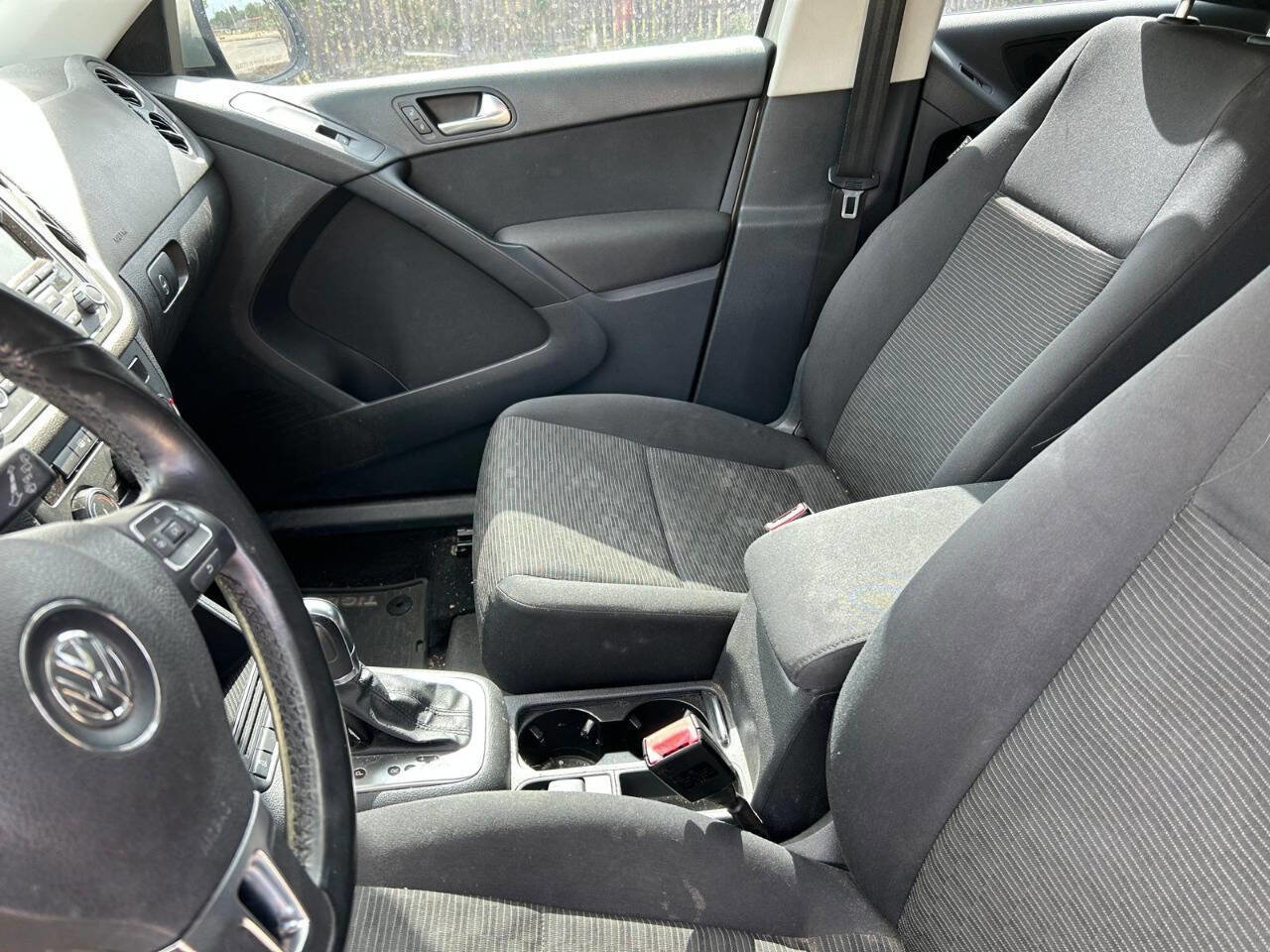 Used 2013 Volkswagen Tiguan S image 33