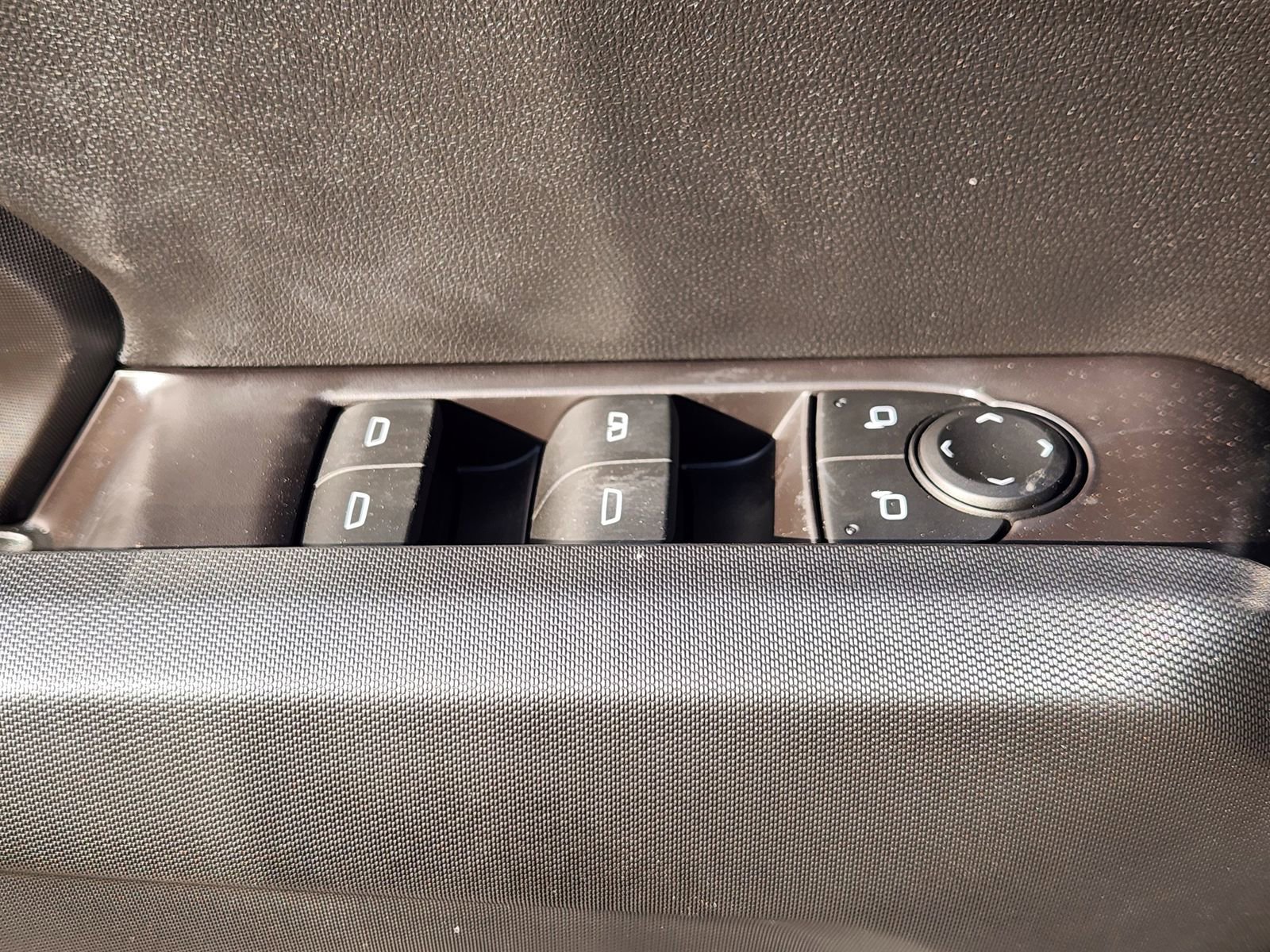 New 2026 GMC Canyon Elevation w/ Convenience Package image 27