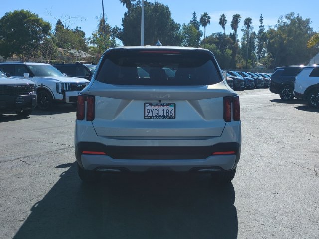 Certified 2026 Kia Sorento LX FWD image 4