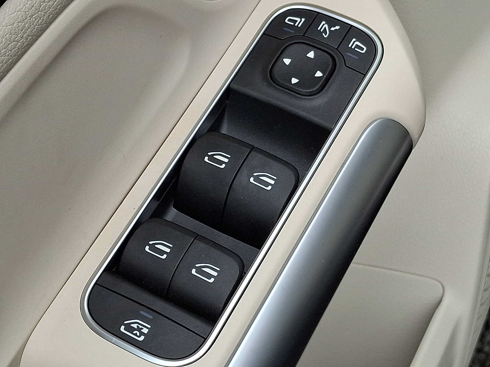 Certified 2023 Mercedes-Benz GLA 250 4MATIC image 23