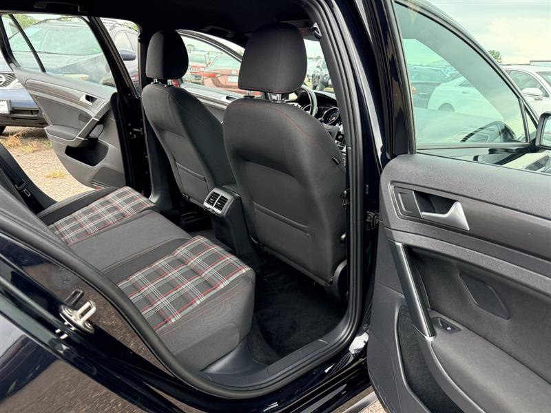Used 2020 Volkswagen Golf 4-Door FWD image 16
