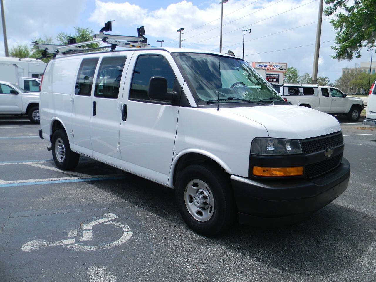 Used 2018 Chevrolet Express 2500 w/ Driver Convenience Package RWD image 1