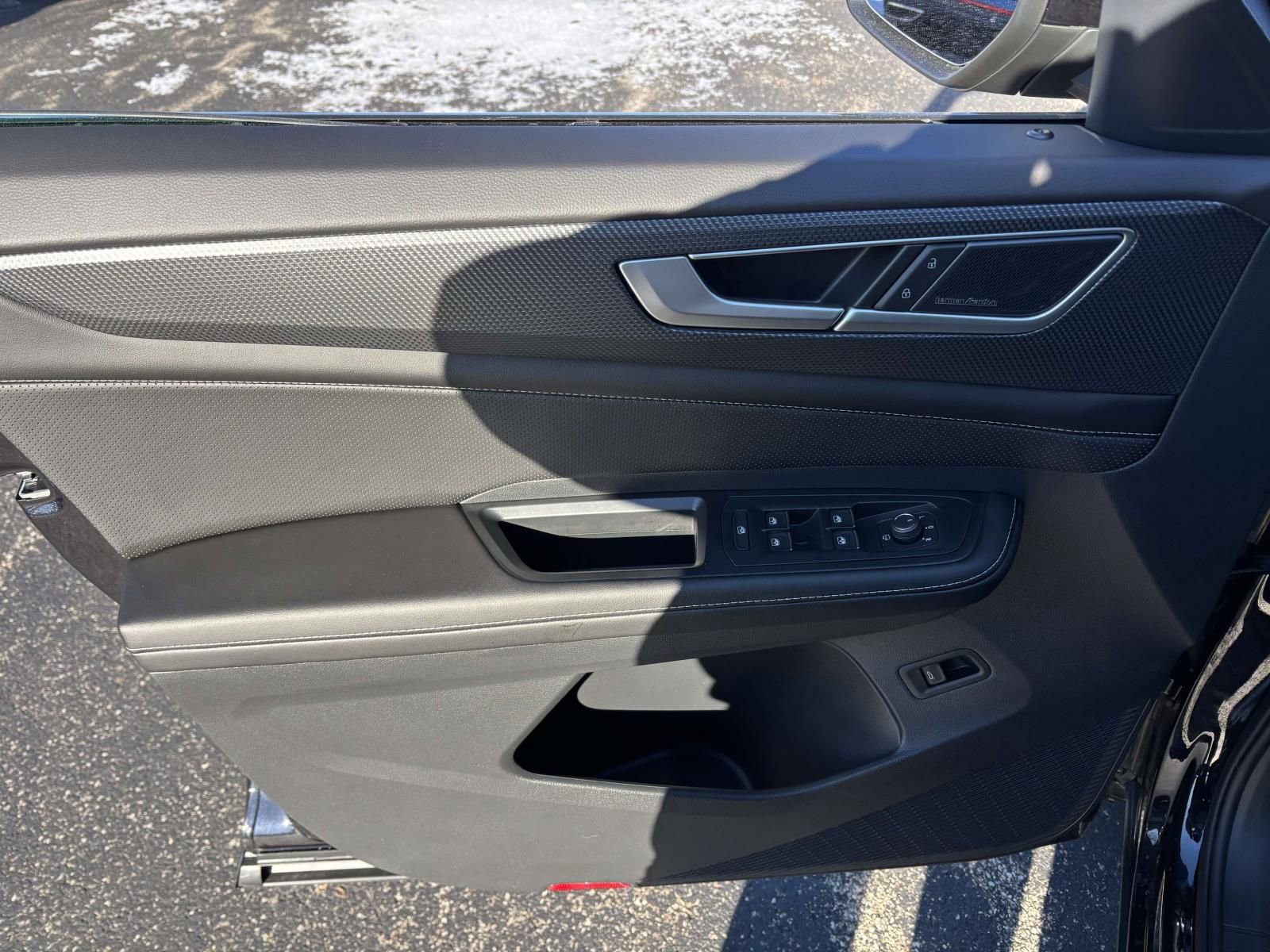 New 2026 Volkswagen Atlas Cross Sport SEL Premium R-Line AWD/4WD image 11