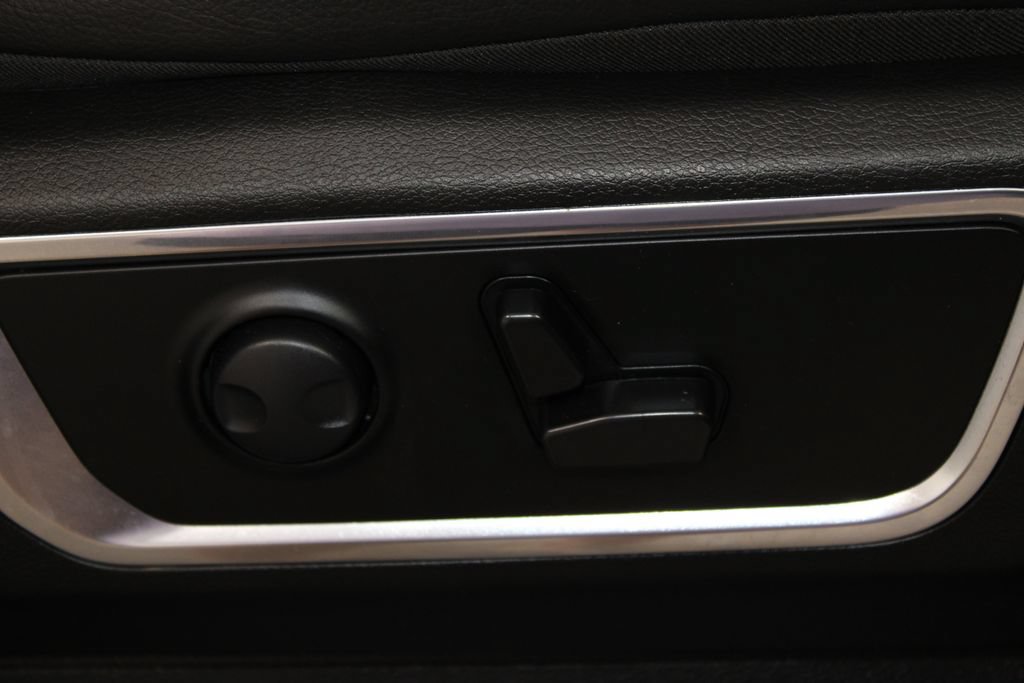 Used 2025 RAM 1500 Laramie AWD/4WD image 19