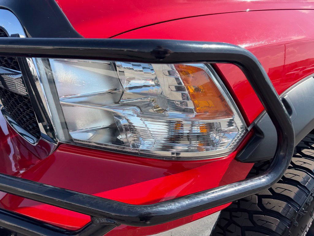 Used 2018 RAM 1500 Classic SLT w/ Luxury Group AWD/4WD image 11