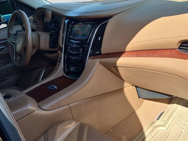 Used 2016 Cadillac Escalade Platinum AWD/4WD image 25