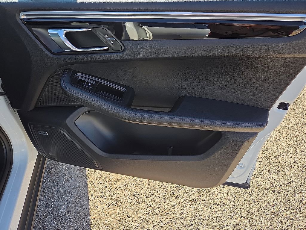 Used 2020 Porsche Macan image 27