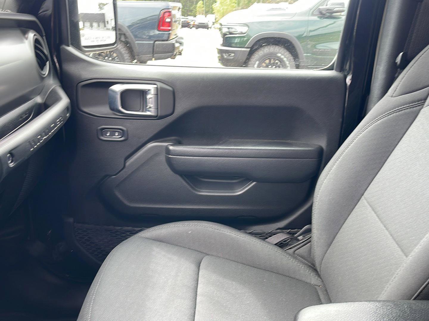 Used 2022 Jeep Wrangler Sport S image 22