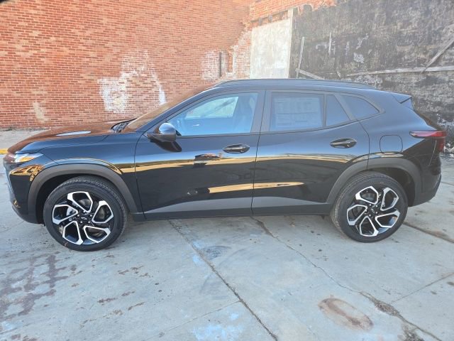 New 2026 Chevrolet Trax RS w/ Sunroof Package FWD image 4